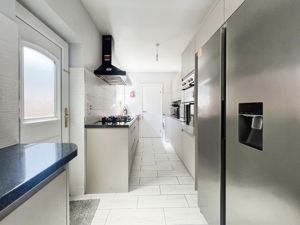 Kitchen Diner- click for photo gallery